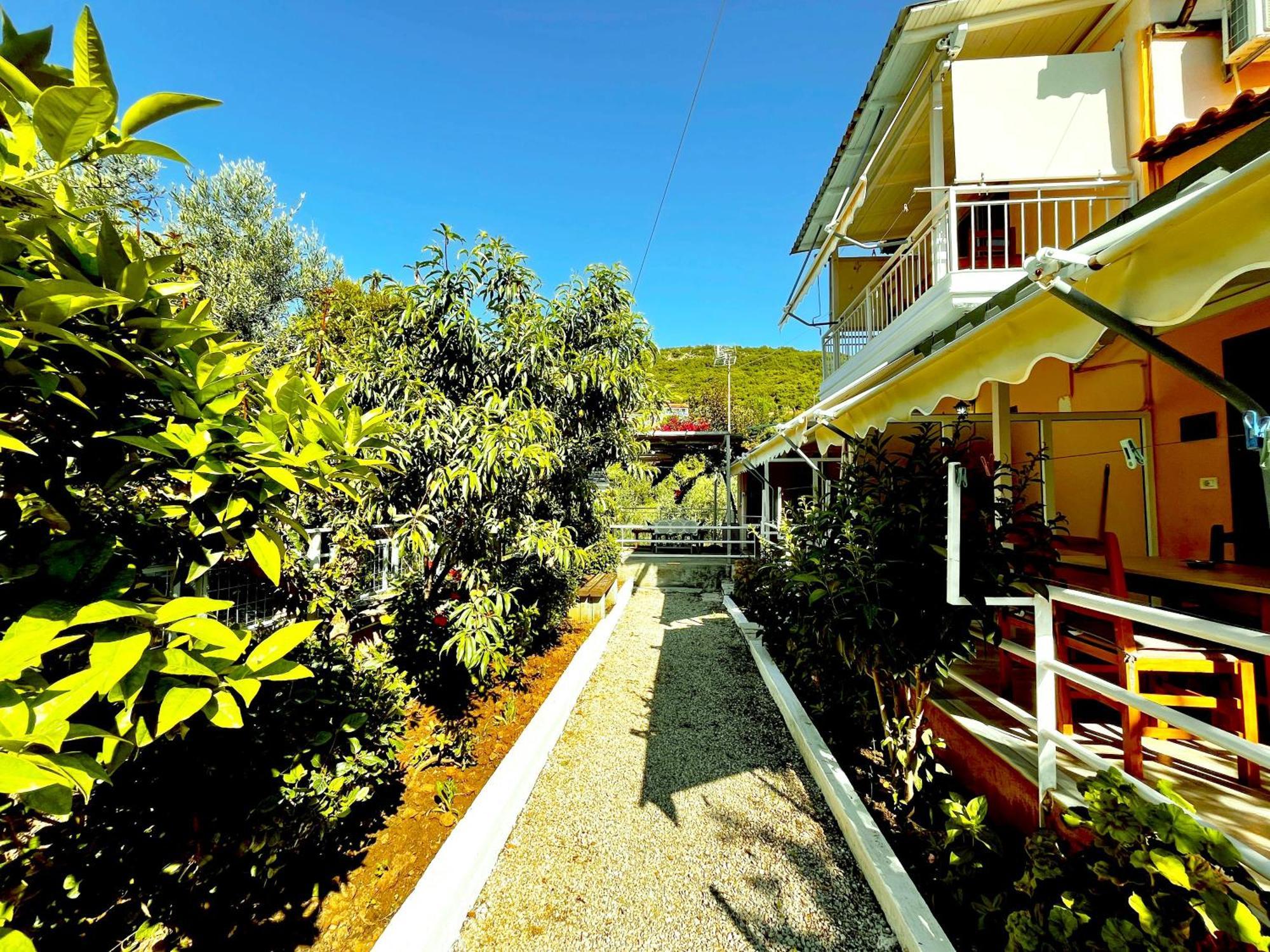 Garden Rooms Himarë Eksteriør billede