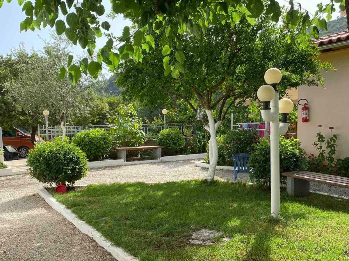 Garden Rooms Himarë Eksteriør billede